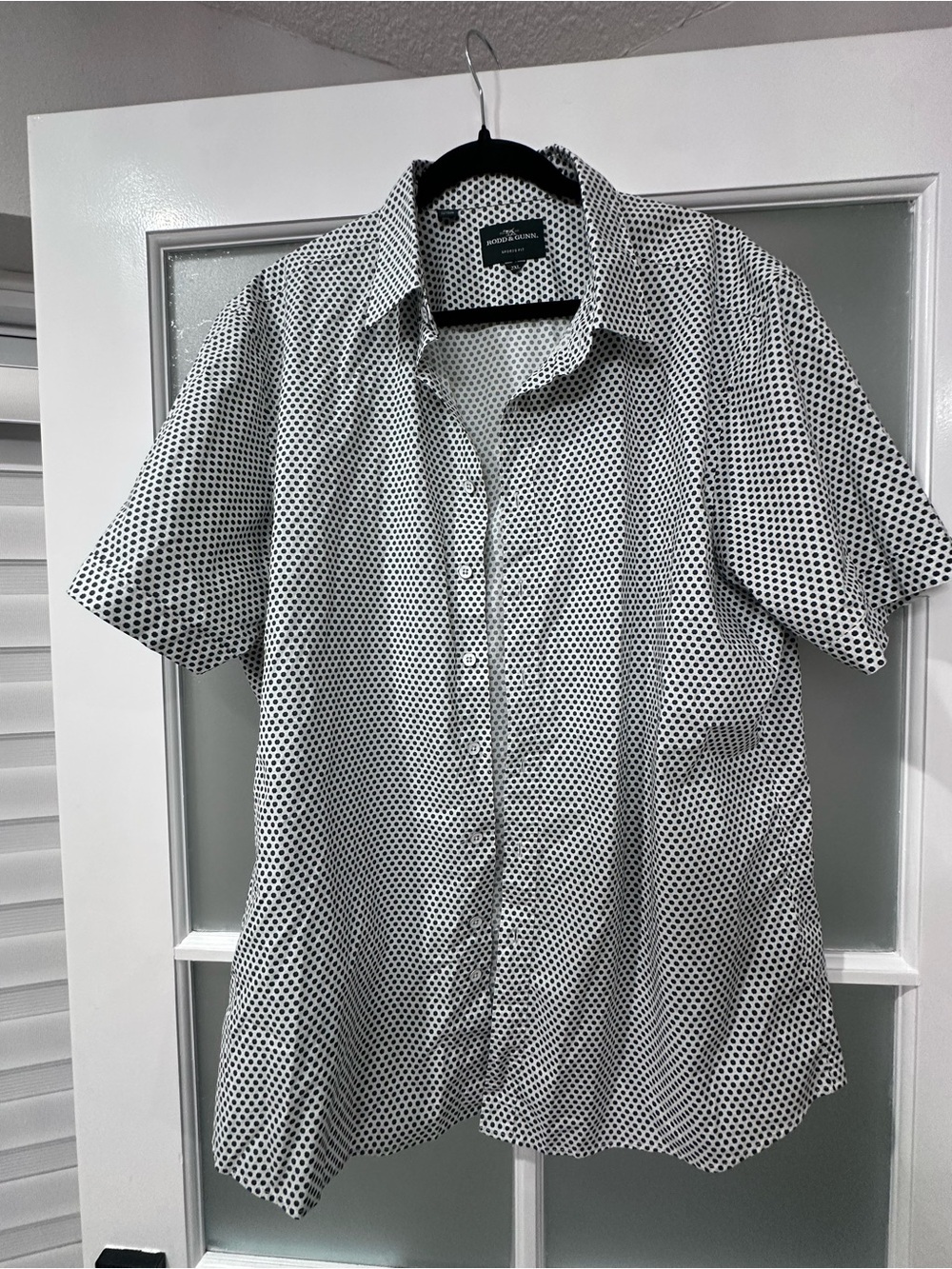 Rodd & Gunn White Short-Sleeve Button-Down Shirt with Black Dot Pattern